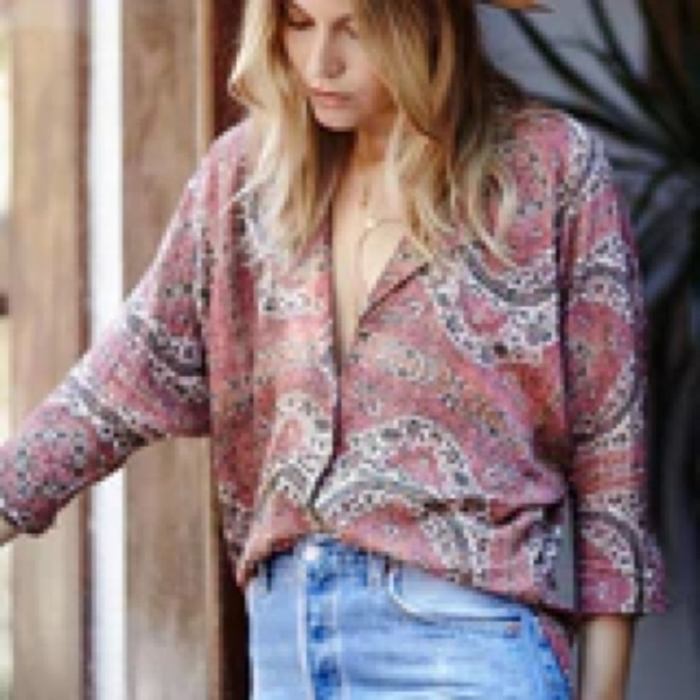 Knot Sisters Love Street Top in Tapestry Print